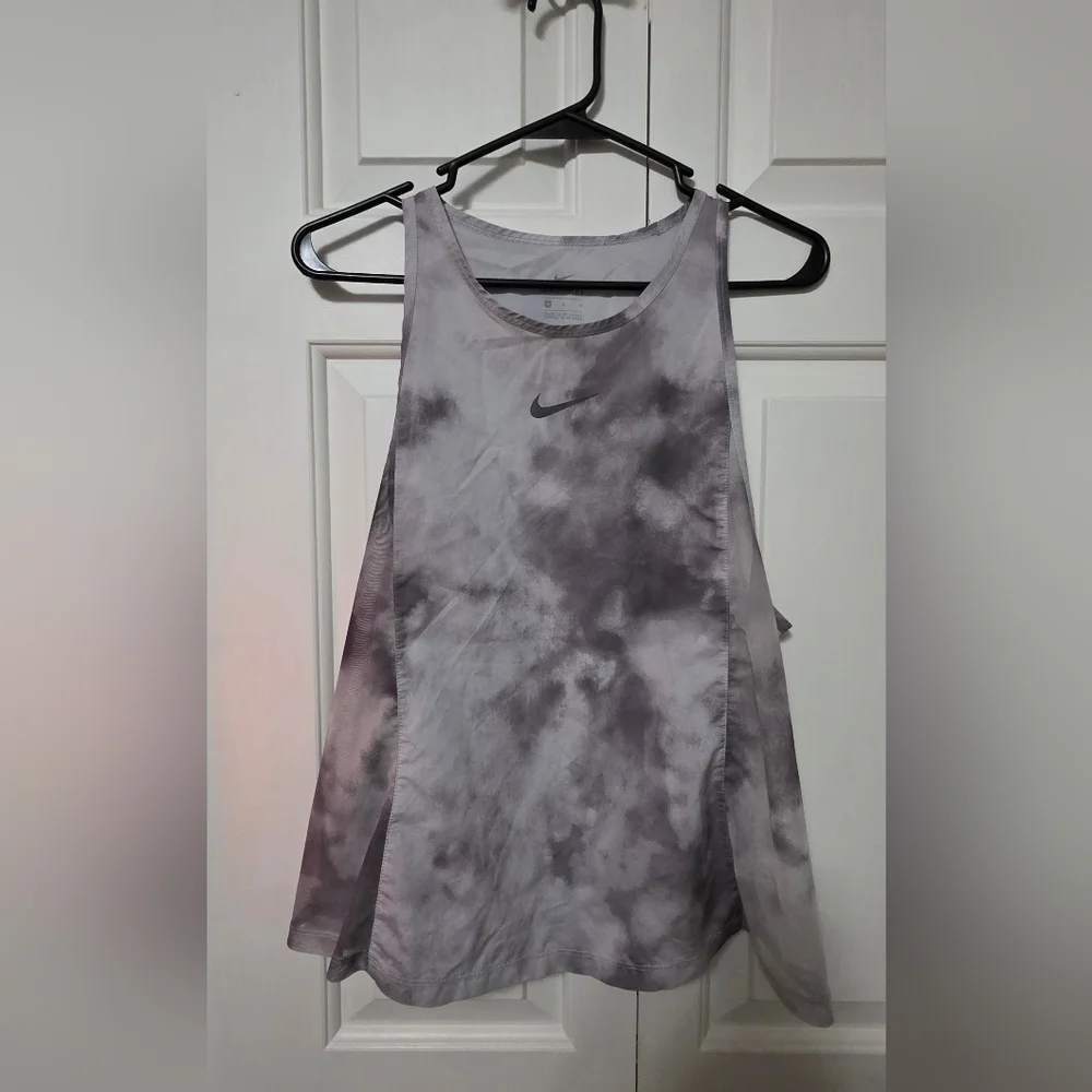 Nike Icon Clash City Sleek Womens Tank Size M